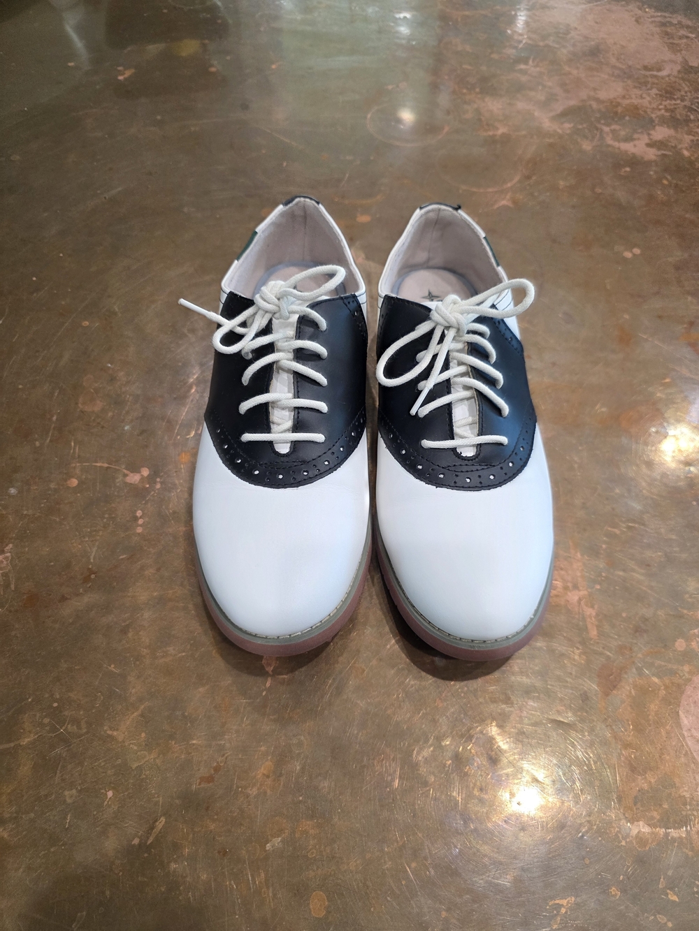 Eastland Sadie Saddle Shoe Oxford in White and Black Women's 1950s Style - Picture 2 of 7